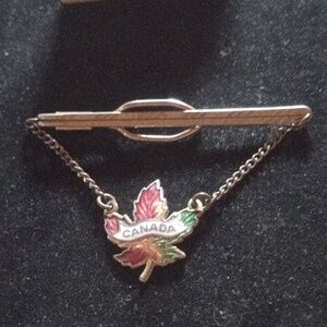 Maple Leaf Tie Clip with Chain (Canada)
